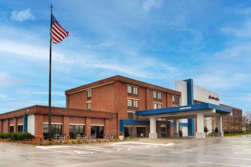 Hampton Inn West Des Moines Lake Drive - Housity