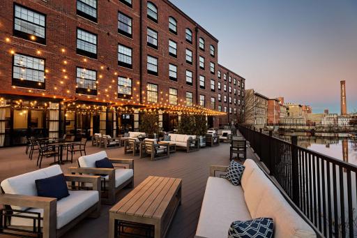 The LOOM Hotel, Tapestry Collection by Hilton - Housity