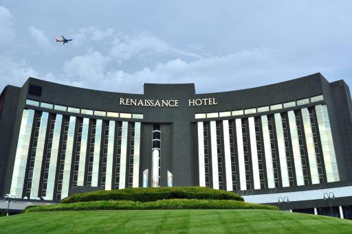 Renaissance St. Louis Airport Hotel - Housity