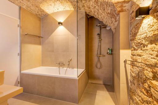 Luxurious canal apartment in Utrecht A Location - Housity