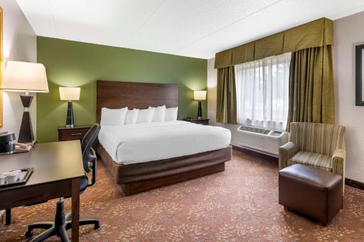 Best Western Plus New Ulm - Housity