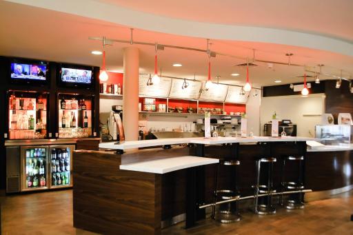 Courtyard by Marriott Salina - Housity