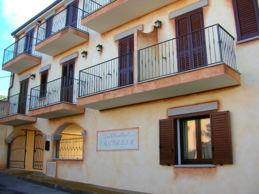 Hotel Bed Sandalia - Housity