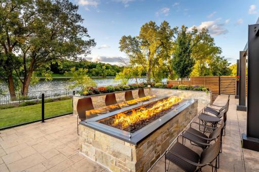 Courtyard by Marriott Appleton Riverfront - Housity