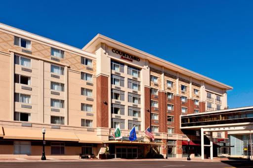 Courtyard Fort Wayne Downtown at Grand Wayne Convention Center - Housity