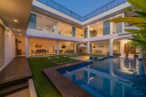 Berkat - Luxurious 4BR Villa - Just Minutes from the Beach - Housity