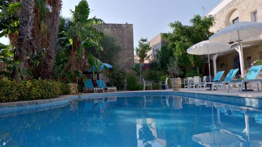 Village Knights Accommodation - Housity