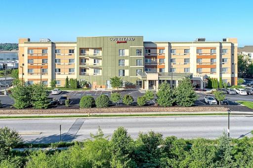 Courtyard by Marriott York - Housity