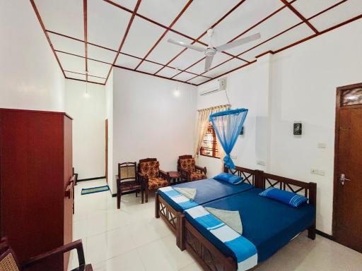 Golden Beach Guest House and Restaurant - Housity
