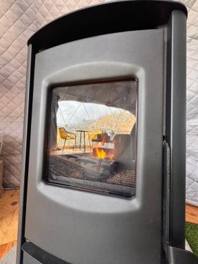 Enchanted Forest Dome ,10-15 minutes to Kings Canyons-New pellet stove for cozy warm nights - Housity