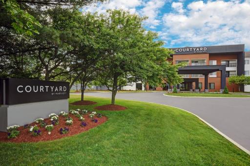 Courtyard Boston Raynham - Housity