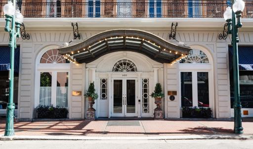 The Lafayette New Orleans By Kasa Living - Housity