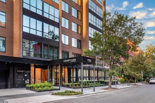 Courtyard by Marriott Washington, DC Dupont Circle - Housity