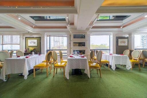 Ramada Yichang Hotel - Housity