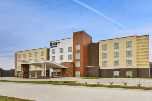 Fairfield Inn & Suites by Marriott Coralville - Housity