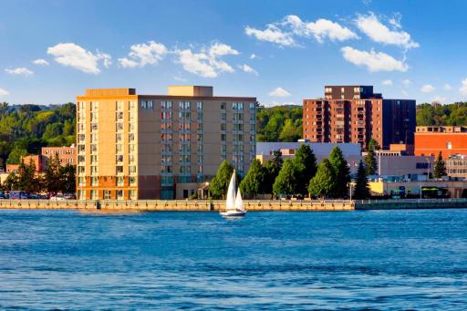 Travel Proud Delta Hotels by Marriott Sault Ste. Marie Waterfront - Housity