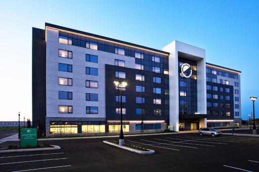 Element Vaughan Southwest - Housity