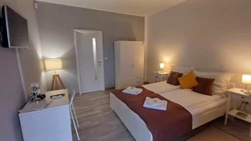 Neferprod Apartments - IS - CAM 04 - Housity