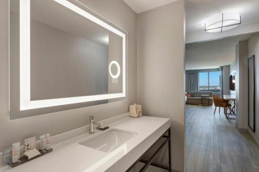 Houston Marriott North - Housity