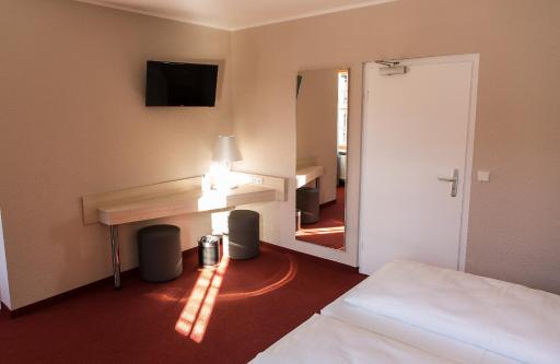 Rasthof & Motel Hermsdorfer Kreuz - Housity