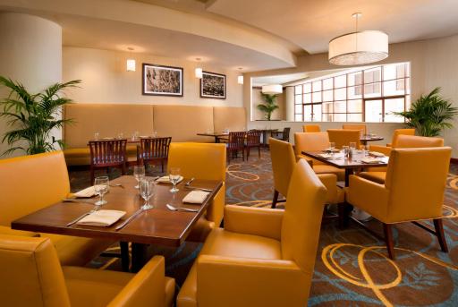 Sheraton Agoura Hills Hotel - Housity