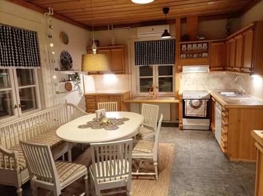 Beachfront · Private Beach Arctic house - Housity