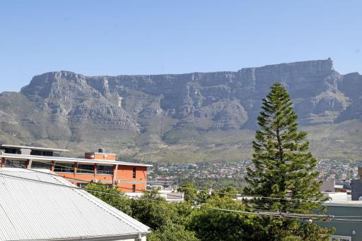 Stylish BoKaap Apartment w Mountain Views - Housity