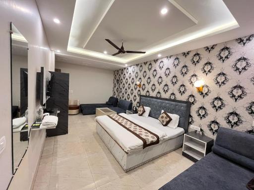 Tirupati Hotel - Housity