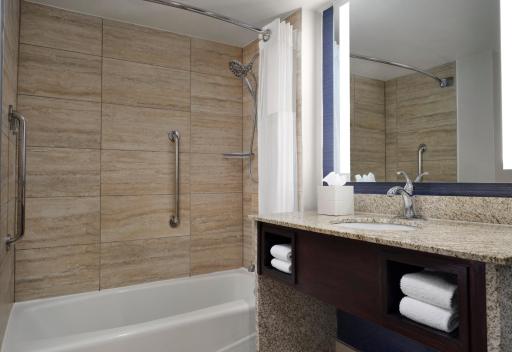 Nashville Airport Marriott - Housity
