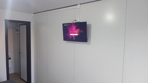 BBOX HOTEL - Parada Benedita - Housity