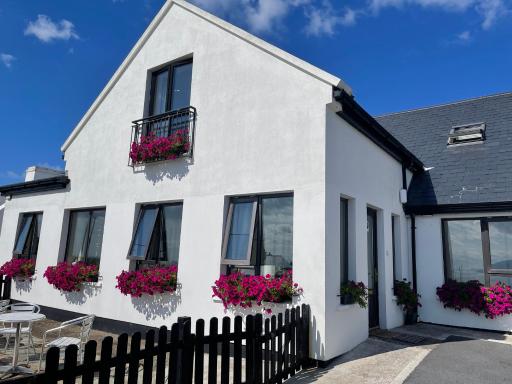 Teach Cruachan Large-Group Holiday Home - Housity