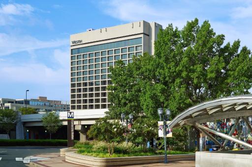 The Westin Crystal City Reagan National Airport - Housity