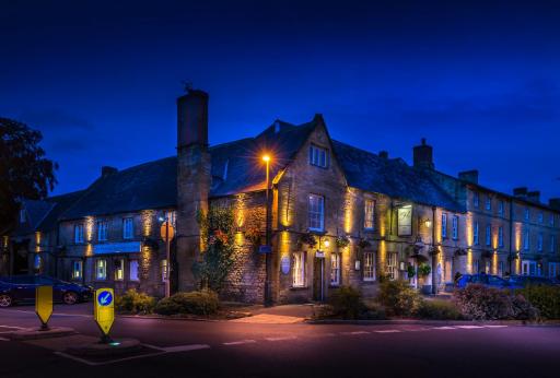 The White Hart Royal, Moreton-in-Marsh, Cotswolds - Housity