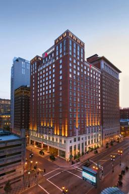 Marriott St. Louis Grand - Housity