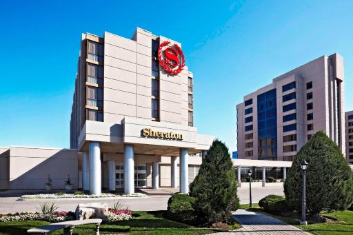 Sheraton Parkway Toronto North Hotel & Suites - Housity