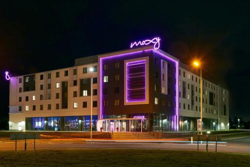 Moxy Edinburgh Airport - Housity