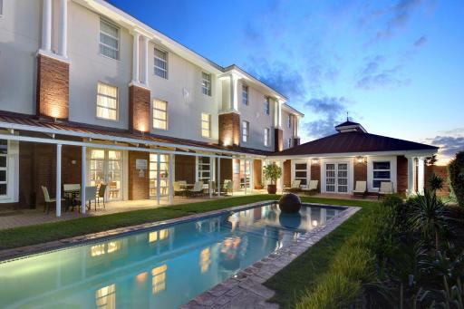 Protea Hotel by Marriott Mahikeng - Housity