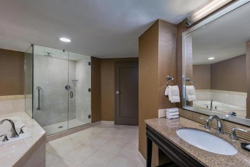 Sheraton Greensboro - Housity