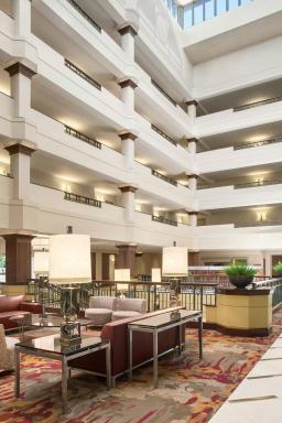 Sheraton Suites Akron Cuyahoga Falls - Housity