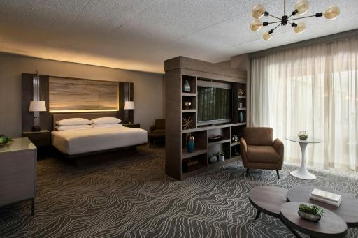 Marriott Melville Long Island - Housity