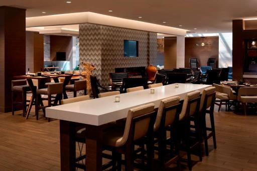 Marriott Melville Long Island - Housity