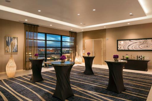 Residence Inn by Marriott Phoenix Downtown - Housity