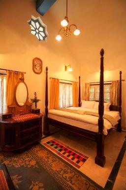 The Red House - Housity