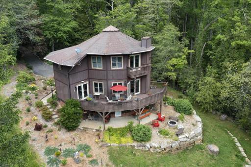 Rock Bridge Villa - Housity