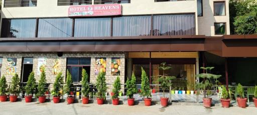 Hotel 7 Heavens - Housity