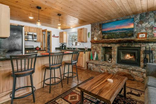 SLOPESIDE CHALET - Close to Lake and Slopes - Housity