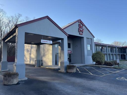 HomeTowne Studios by Red Roof Hagerstown - Williamsport, MD - Housity
