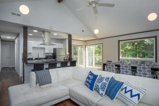 Bass Lake Retreat - Housity