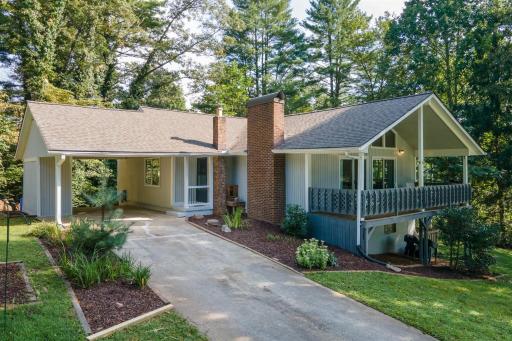 Bass Lake Retreat - Housity