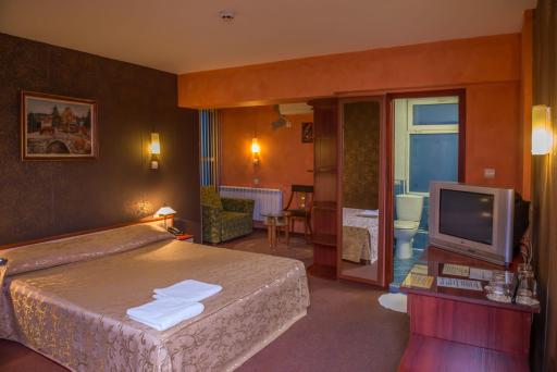 Hotel Kapri - Housity